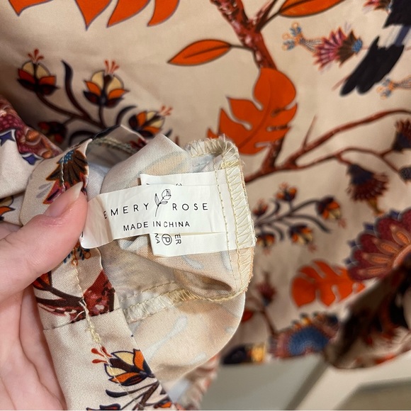 Emery Rose Boho Blouse Floral with Birds - Picture 11 of 13